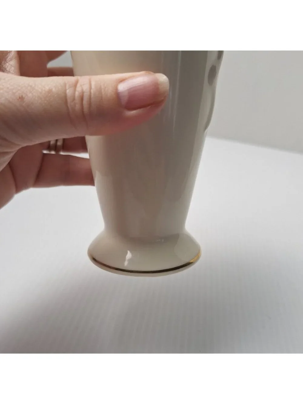 LENOX ROSE BLOSSOM BUD VASE IVORY PORCELAIN SCULPTED ROSE RIBBON 24K GOLD TRIM